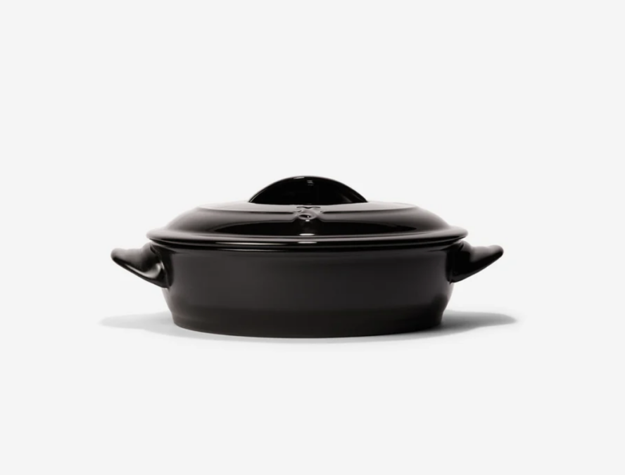 image of non-toxic pure ceramic Versa pan with lid by Xtrema
